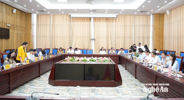 Toàn cảnh cuộc làm việc. Ảnh: Nguyễn Toàn