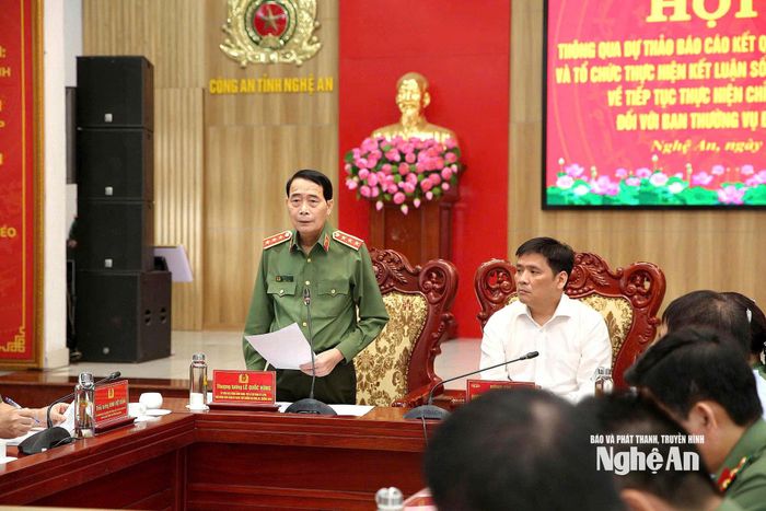 Đồng chí Thượng tướng Lê Quốc Hùng - Ủy viên Ban Chấp hành Trung ương Đảng, Phó Bí thư Đảng ủy Công an Trung ương, Thứ trưởng Bộ Công an, Chủ nhiệm Ủy ban Kiểm tra Đảng ủy Công an Trung ương phát biểu chỉ đạo tại Hội nghị. Ảnh: P.V
