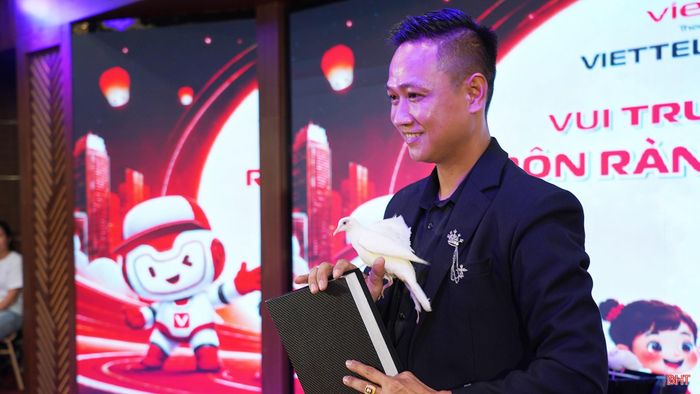 Tôi có thể "hô biến" những trang giấy vô hồn thành những chú chim bồ câu trắng.