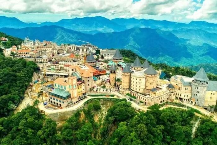  Đà Nẵng hài hòa giữa biển xanh, thiên nhiên và nhịp sống hiện đại. (Nguồn: Traveloka) 
