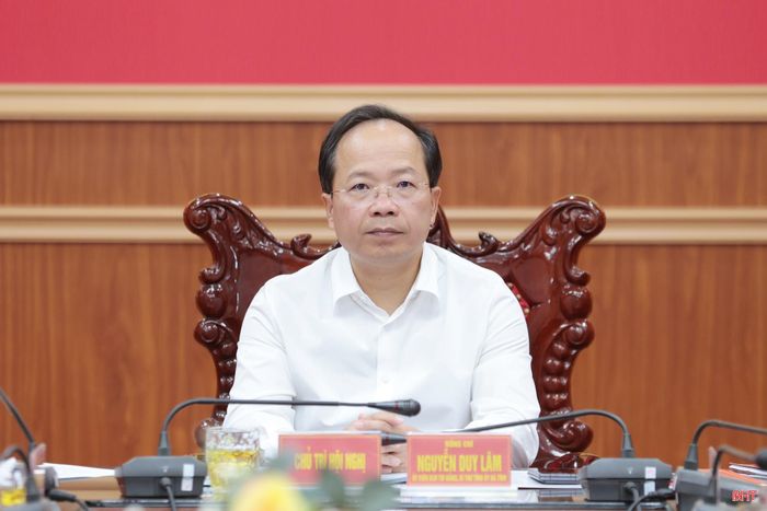 Đồng chí Nguyễn Duy Lâm – Bí thư Tỉnh ủy, Bí thư Đảng ủy Quân sự tỉnh, Trưởng ban Chỉ đạo Diễn tập khu vực phòng thủ tỉnh chủ trì hội nghị.