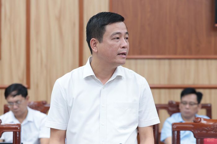 Đồng chí Nguyễn Thành Đồng - Ủy viên BTV Tỉnh ủy, Chủ tịch Ủy ban MTTQ tỉnh tham gia ý kiến tại hội nghị.