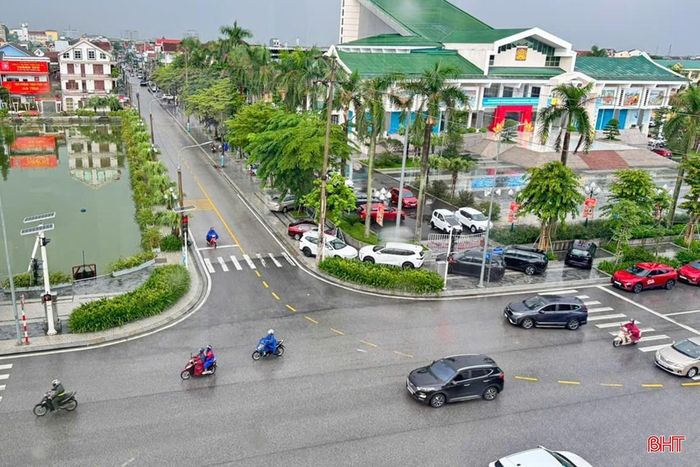 Chiều nay (24/9), trên địa bàn trung tâm đô thị Hà Tĩnh có mưa vừa, có lúc mưa to và dông.