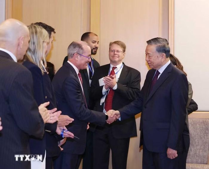 Tổng Bí thư, Chủ tịch nước Tô Lâm với lãnh đạo các doanh nghiệp lớn của Hoa Kỳ. (Ảnh: Thống Nhất/TTXVN)