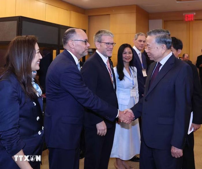 Tổng Bí thư, Chủ tịch nước Tô Lâm với lãnh đạo các doanh nghiệp lớn của Hoa Kỳ. (Ảnh: Thống Nhất/TTXVN)