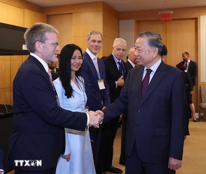 Tổng Bí thư, Chủ tịch nước Tô Lâm với lãnh đạo các doanh nghiệp lớn của Hoa Kỳ. (Ảnh: Thống Nhất/TTXVN)