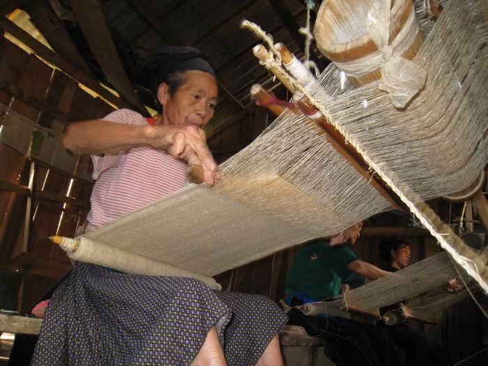 Dệt may ở Lùng Tám. (Ảnh: PV/Vietnam+)
