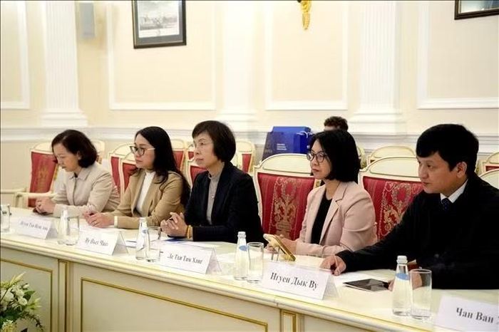 Đoàn TTXVN làm việc với Ủy ban Đối ngoại St.Petersburg. Ảnh: Trần Hải/PV TTXVN tại LB Nga