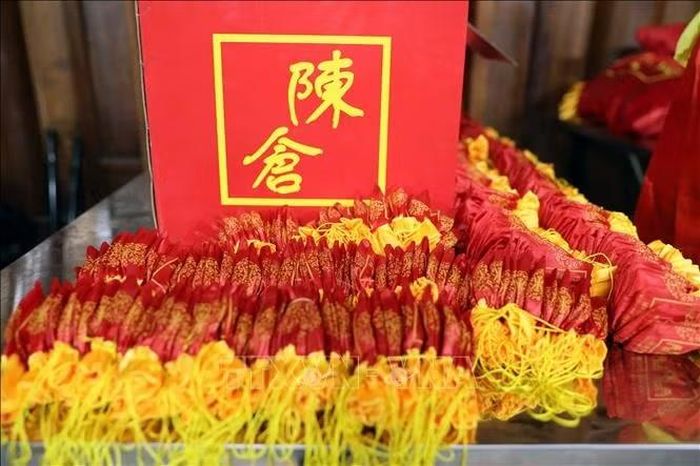 18 vạn túi lương được ban tổ chức chuẩn bị để phát tại Lễ hội phát lương Đức Thánh Trần tại đền Trần Thương năm 2025. Ảnh: Đại Nghĩa/TTXVN