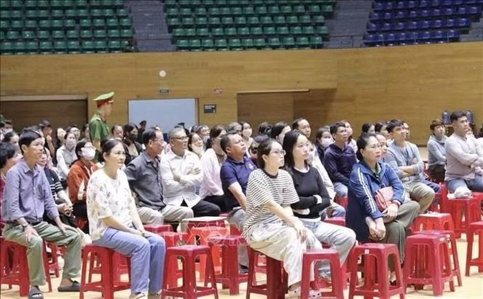 Hàng nghìn người tham gia phiên tòa tại điểm cầu trực tuyến Cung thể thao Tuyên Sơn (thành phố Đà Nẵng).