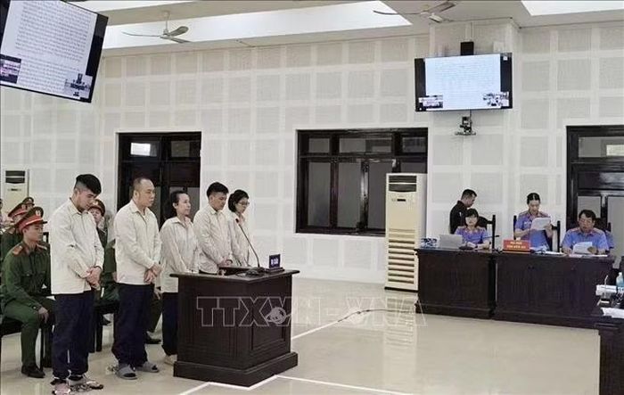 Quang cảnh phiên tòa.
