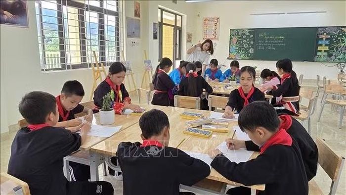 Hạ tầng khang trang, chính sách hỗ trợ nhân văn là đòn bẩy để nâng tầm giáo dục trên địa bàn Quảng Ninh.