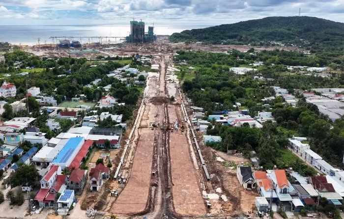 Đại lộ APEC là trục kết nối trung tâm của tổ hợp, dài 3 km với 4–6 làn xe.