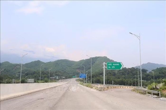 Nút giao Bắc Quang, Quốc lộ 279 thuộc tuyến cao tốc Tuyên Quang - Hà Giang (giai đoạn I).