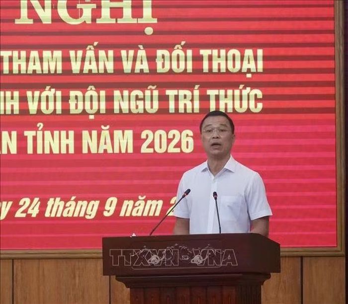 Chủ tịch UBND tỉnh Thanh Hóa Tô Anh Dũng mong muốn được lắng nghe những đề xuất, kiến nghị, những kế sách, giải pháp do đội ngũ trí thức tỉnh nhà đề xuất. Ảnh: Hoa Mai/TTXVN
