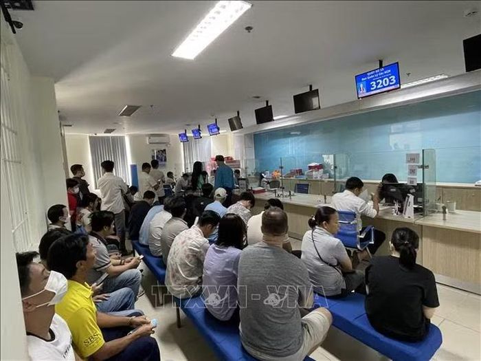 Người dân và doanh nghiệp đến làm thủ tục hành chính tại Trung tâm Phục vụ Hành chính công tỉnh Đồng Nai. Ảnh minh họa: Nhật Bình/TTXVN.