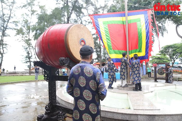 Trước khi diễn ra lễ khai mạc, lễ thượng đại kỳ cũng diễn ra tại Công viên Cần Thạnh trong ngày 24/9.