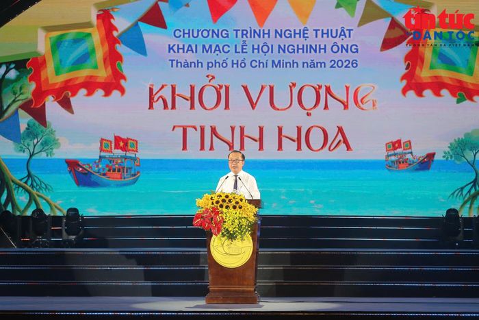 Ông Trần Thế Thuận, Giám đốc Sở Văn hóa và Thể thao TP Hồ Chí Minh, phát biểu khai mạc lễ hội.