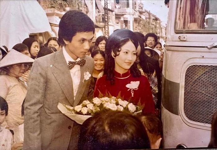 Đám cưới đầu tiên có ảnh màu tại Hà Nội. Ảnh: Bảo tàng Hà Nội
