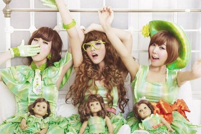 Nana trong nhóm After School (trên) và nhóm nhỏ Orange Caramel (dưới). Ảnh: Pledis Entertainment