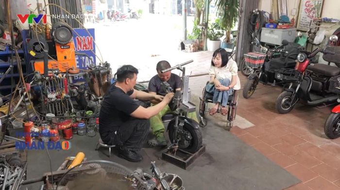 Chị Nga đồng hành cùng mọi người thay đổi cuộc sống, thêm niềm tin để hòa nhập với cộng đồng (Ảnh: BTC).