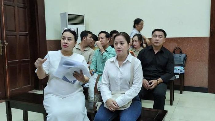 Chị Võ Thị Hồng Loan tại phiên tòa chiều 24/9.