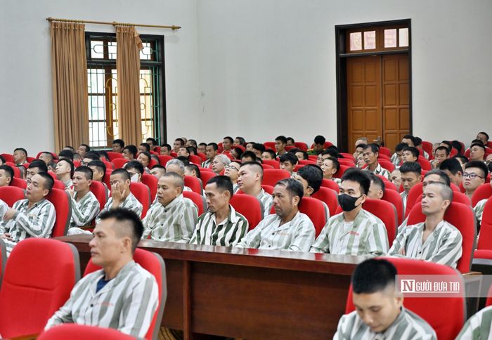 Chương trình được tổ chức nhằm chia sẻ và giải thích rõ những quy định pháp luật thiết thực, giúp phạm nhân cải tạo tốt và chuẩn bị hành trang cho ngày trở về.