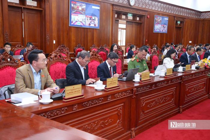 Các đại biểu tham dự kỳ họp.
