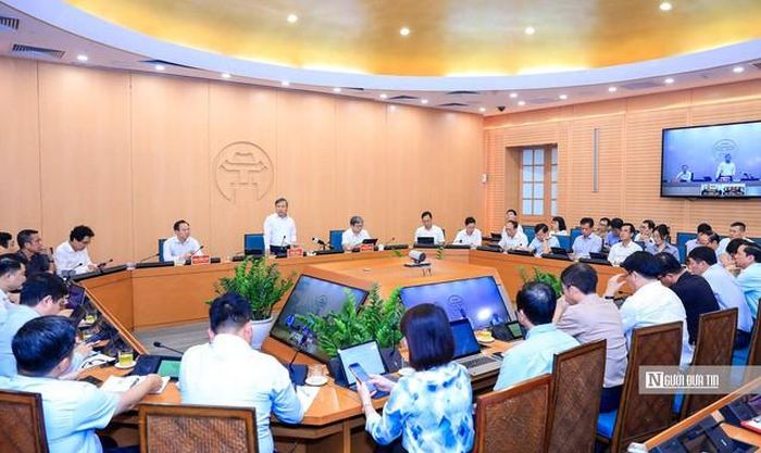 Chủ tịch UBND Thành phố Hà Nội Vũ Đại Thắng chủ trì cuộc họp nghe báo cáo rà soát tổng thể nhu cầu phát triển của các trường đại học trên địa bàn (Ảnh: Lê Hải).