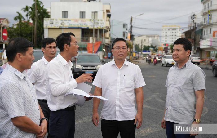 Ngày 22/9, kiểm tra thực tế tại dự án cầu Vỹ Dạ và đường dẫn hai đầu cầu, Chủ tịch UBND Tp.Huế Lê Trí Thanh yêu cầu chủ đầu tư và các đơn vị thi công tập trung tối đa nhân lực, phương tiện, tổ chức tăng ca, tăng kíp nhằm đẩy nhanh tiến độ. Qua đó, yêu cầu tập trung hoàn thành cầu Vỹ Dạ và đường dẫn hai đầu cầu trước dịp Tết Nguyên đán, đồng thời bảo đảm chất lượng công trình, an toàn trong quá trình thi công và kết nối đồng bộ với hệ thống giao thông khu vực.