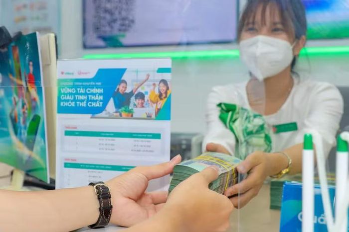 Quầy giao dịch ngân hàng. Ảnh: HT.