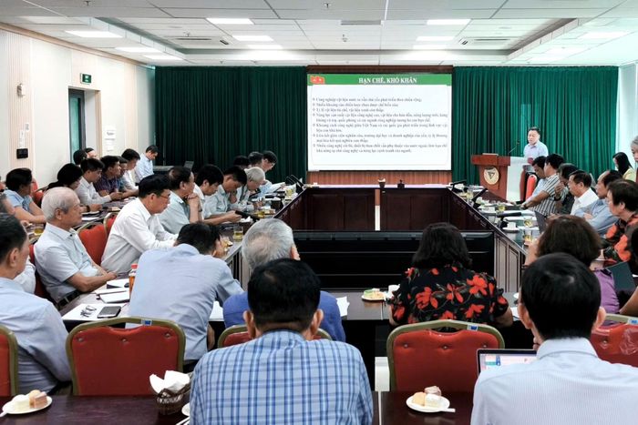 Hội thảo do Ban Tuyên giáo Trung ương và Liên hiệp các Hội Khoa học và Kỹ thuật Việt Nam tổ chức chiều 24/9. Ảnh: LM.
