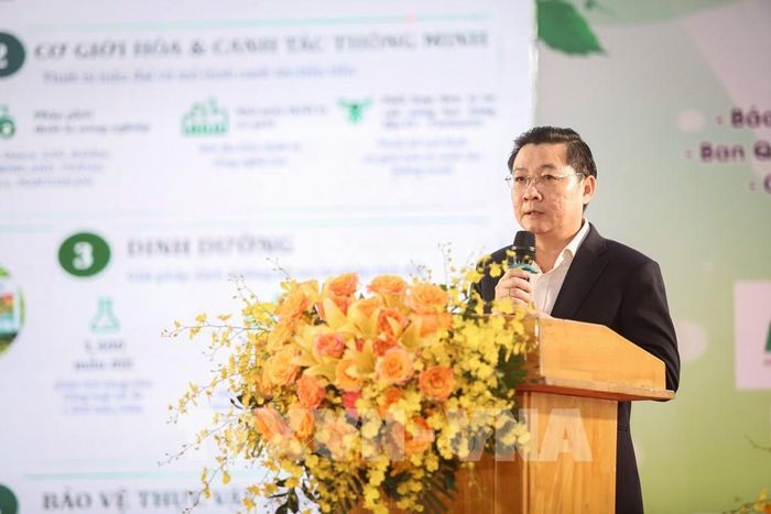 Ông Huỳnh Văn Pháp, Phó Tổng Giám đốc Công ty CP Thành Thành Công – Biên Hòa (AgriS) chia sẻ về chuyển đổi số, ứng dụng khoa học công nghệ và dữ liệu thúc đẩy phát triển nông nghiệp. Ảnh: Giang Phương - TTXVN