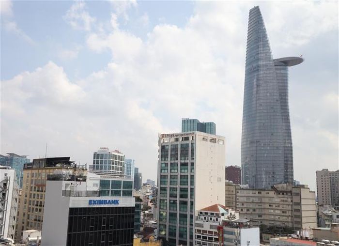 Tính đến tháng 8/2026, tổng nguồn cung văn phòng tại TP. Hồ Chí Minh đạt khoảng 2,99 triệu m2. Ảnh: Hứa Chung-TTXVN