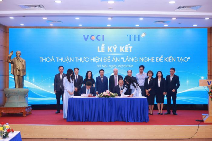 Lễ ký kết đối tác đồng hành chiến lược giữa VCCI và Tập đoàn TH. Ảnh: Ngọc Quỳnh/Bnews/vnanet.vn