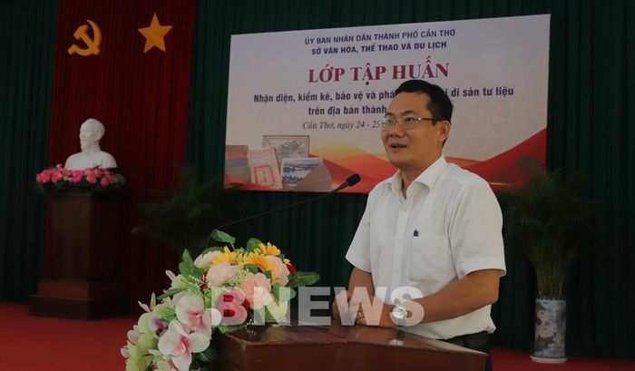 Ông Nguyễn Minh Tuấn, Phó Giám đốc Sở VHTT&DL thành phố Cần Thơ phát biểu. Ảnh: Nguyễn Hằng-TTXVN