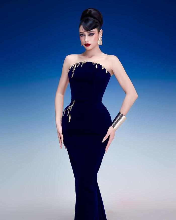 Emoura Phạm đang được nhiều khán giả Việt ủng hộ trong hành trình tham gia Miss Grand International 2026.