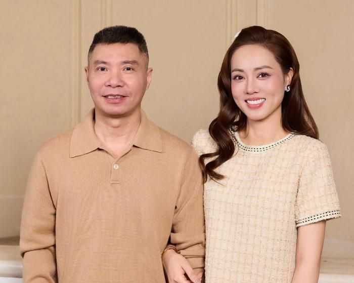 Ngọc Hà dành nhiều thời gian đồng hành cùng Công Lý trong quá trình phục hồi sức khỏe. Ảnh: FBNV