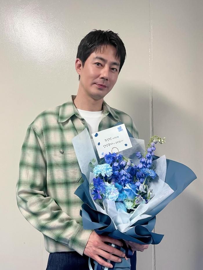 Jo In Sung cho biết anh có mang theo trang phục dự phòng tình huống phát sinh. 
