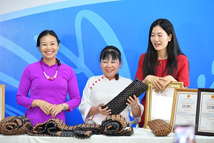 Nhiều phụ nữ khởi nghiệp ứng dụng các nền tảng số để quảng bá, giới thiệu sản phẩm