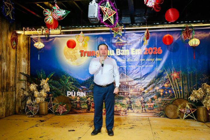 Ông Hà Văn Di, Tỉnh ủy viên, Bí thư Đảng ủy, Chủ tịch HĐND xã Mai Châu chia sẻ tại chương trình. Ảnh: BTC.