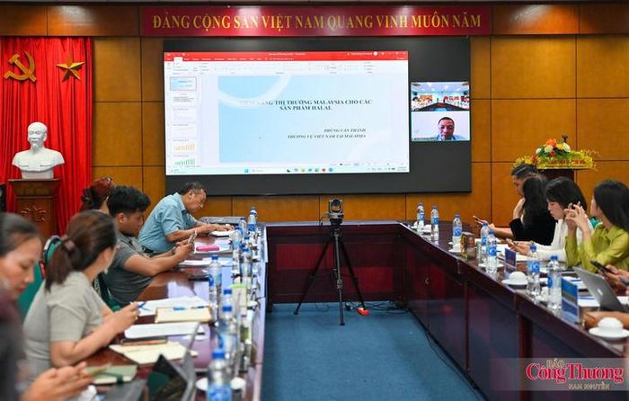 Ông Phùng Văn Thành, Thương vụ Việt Nam tại Malaysia chia sẻ về thị trường Halal.