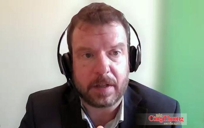Ông Chris Downes, chuyên gia chính sách và pháp luật AGRINFO/EU.