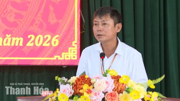 Chủ tịch UBND xã Quảng Ninh Nguyễn Bá Tài phát biểu làm rõ thêm một số nội dung liên quan đến tình hình phát triển kinh tế - xã hội của xã.