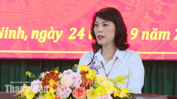 Bí thư Đảng ủy xã Quảng Ninh Nguyễn Thị Sơn phát biểu khai mạc hội nghị.