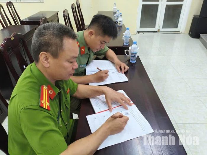 Việc học tiếng Lào giúp cán bộ, chiến sĩ Công an xã Bát Mọt thuận lợi hơn trong giao tiếp với nhân dân và lực lượng chức năng nước bạn.