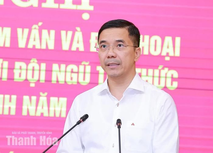 Phó Bí thư Thường trực Tỉnh ủy Nguyễn Hồng Phong phát biểu khai mạc hội nghị.