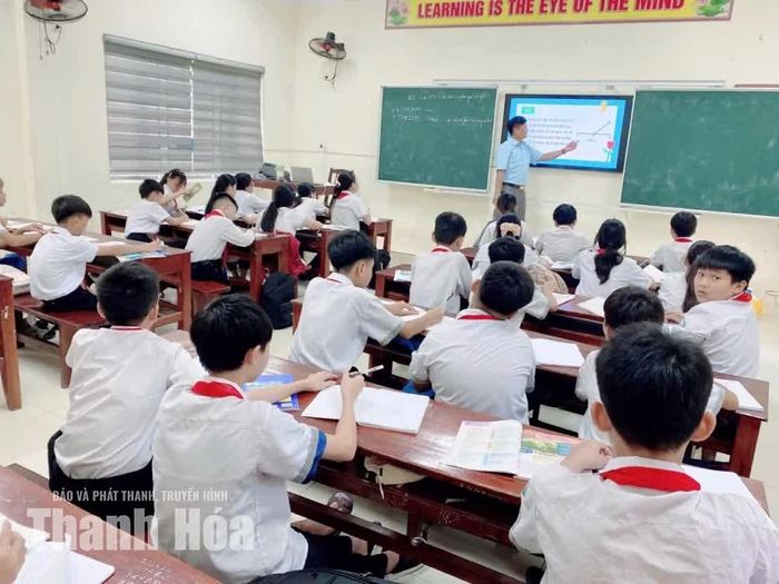 Học sinh điểm chính Trường THCS Đồng Tiến được bố trí học tạm tại Trường THPT Triệu Sơn 5.