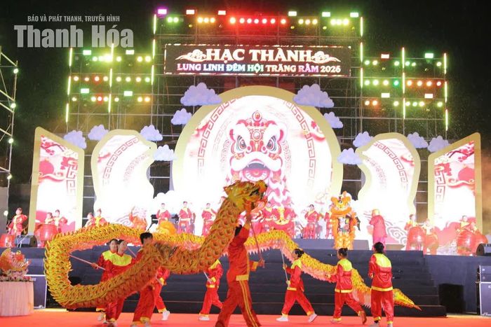 Màn múa “Trống hội - Múa Lân - Sư - Rồng”.