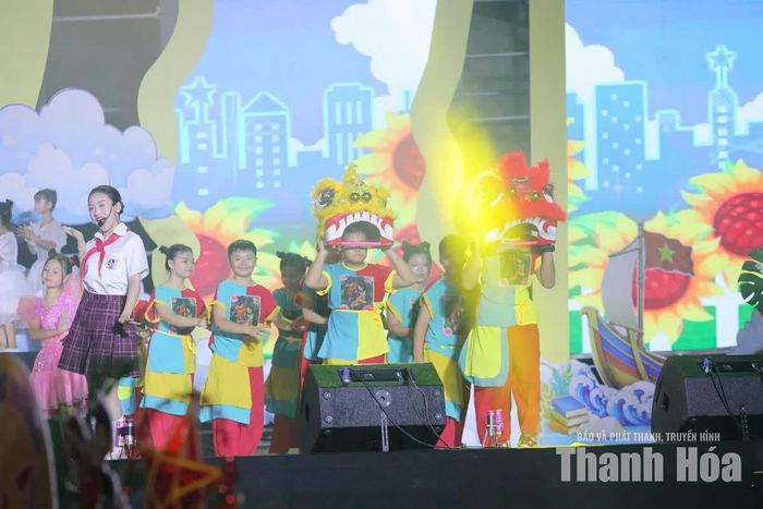 Tiết mục văn nghệ tại chương trình.